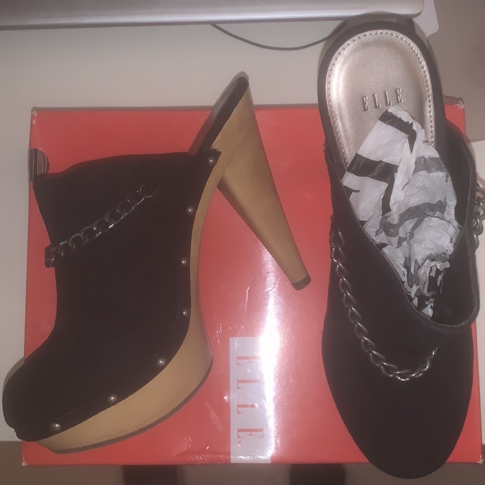 Elle Black Clogs - Picture 2 of 7